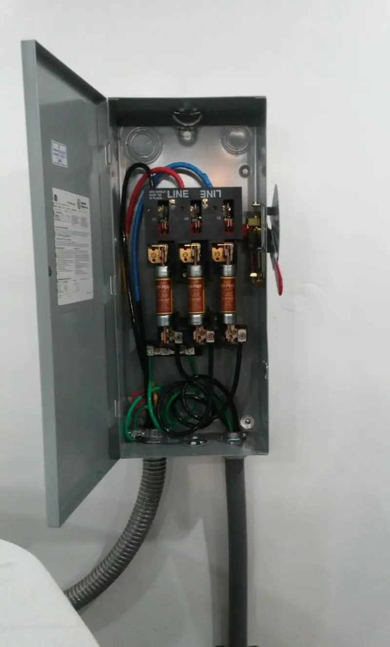 Three-phase disconnect switch installed for Smoke Detector Installation in Deer Park